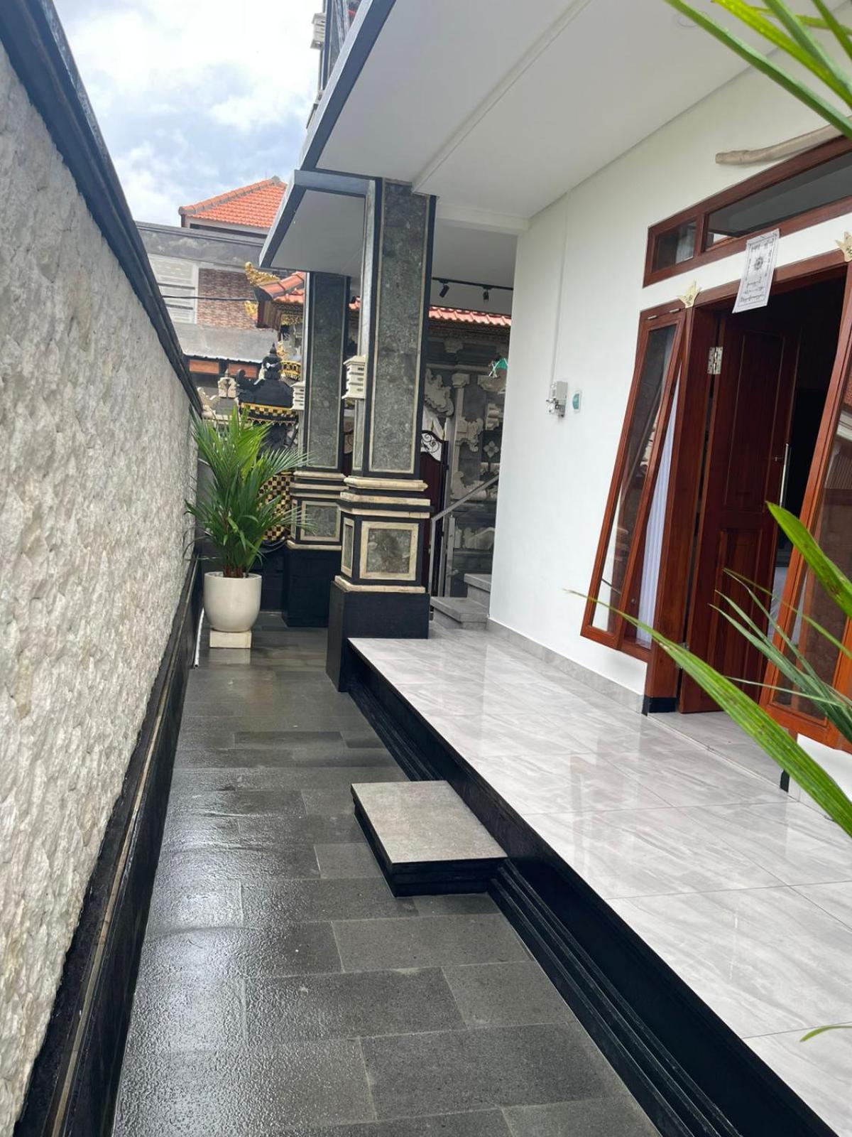 Shin In Bali Hotel Kuta  Exterior photo