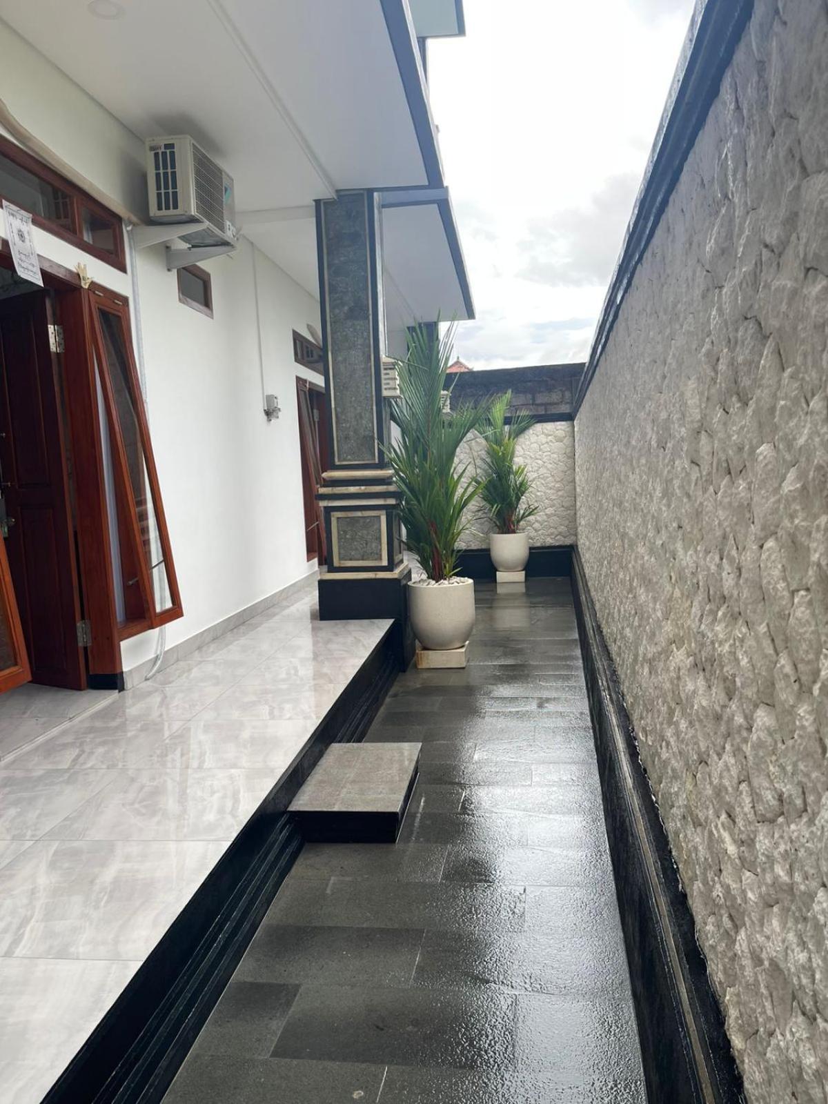 Shin In Bali Hotel Kuta  Exterior photo